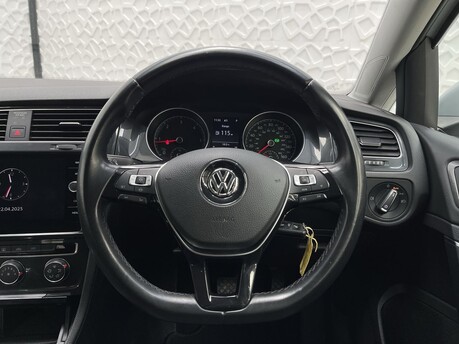 Volkswagen Golf SE NAVIGATION TDI DSG 18