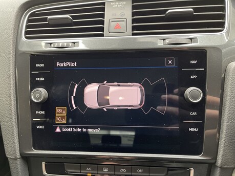 Volkswagen Golf SE NAVIGATION TDI DSG 25