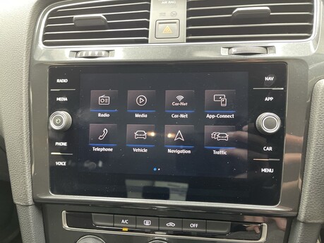 Volkswagen Golf SE NAVIGATION TDI DSG 27