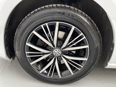 Volkswagen Golf SE NAVIGATION TDI DSG 40