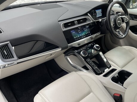 Jaguar I-Pace SE 11