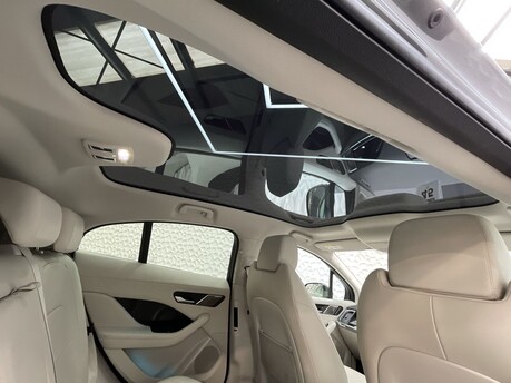 Jaguar I-Pace SE 18