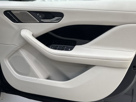 Jaguar I-Pace SE 38