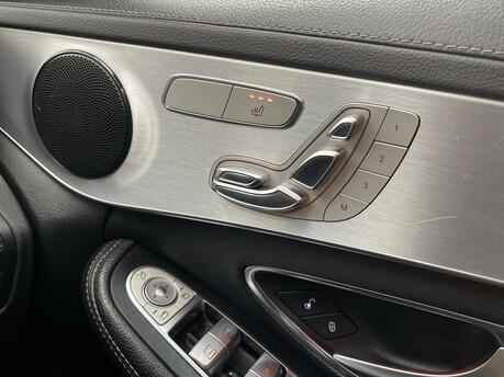 Mercedes-Benz C Class C220 D AMG LINE PREMIUM 33
