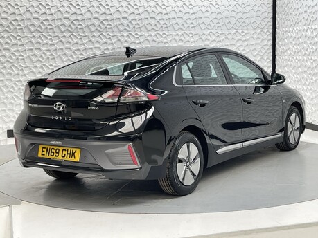 Hyundai IONIQ PREMIUM MHEV 7