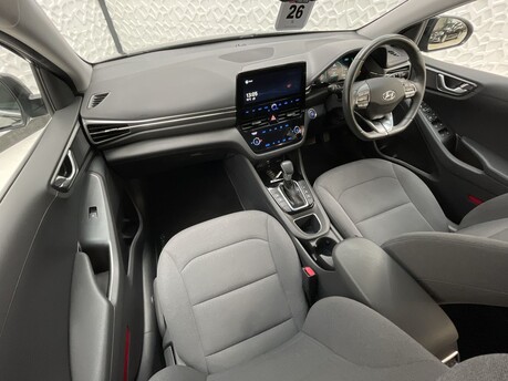 Hyundai IONIQ PREMIUM MHEV 16