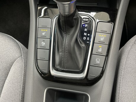 Hyundai IONIQ PREMIUM MHEV 30
