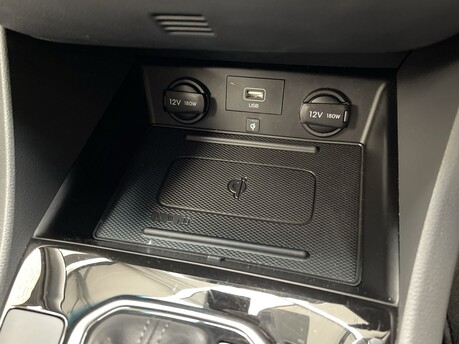 Hyundai IONIQ PREMIUM MHEV 31