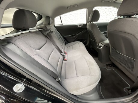 Hyundai IONIQ PREMIUM MHEV 32