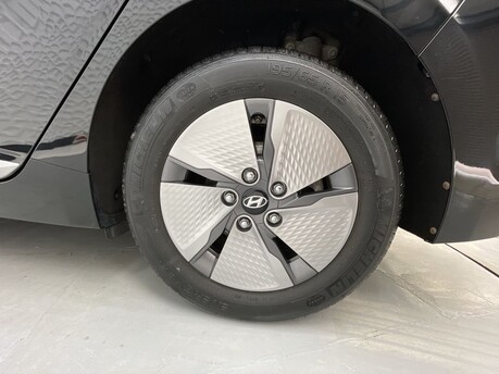 Hyundai IONIQ PREMIUM MHEV 40