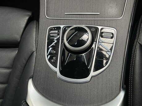 Mercedes-Benz C Class C 300 DE AMG LINE EDITION 31
