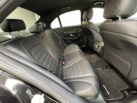 Mercedes-Benz C Class C 300 DE AMG LINE EDITION 33