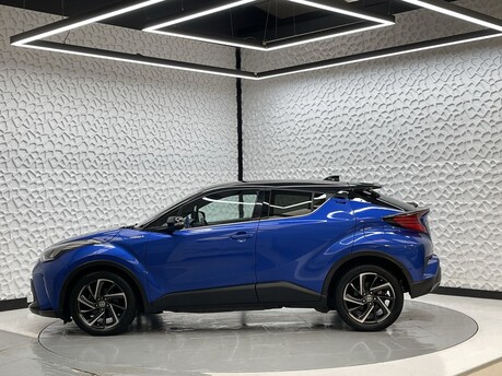 Toyota C-HR DYNAMIC 4