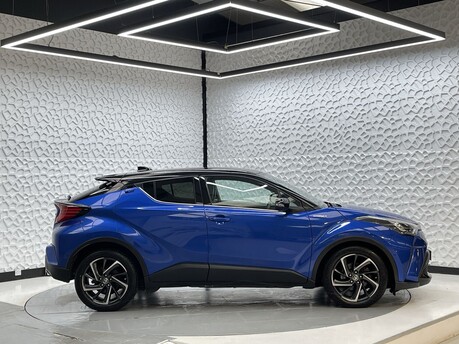 Toyota C-HR DYNAMIC 8