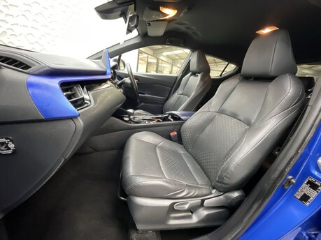 Toyota C-HR DYNAMIC 12