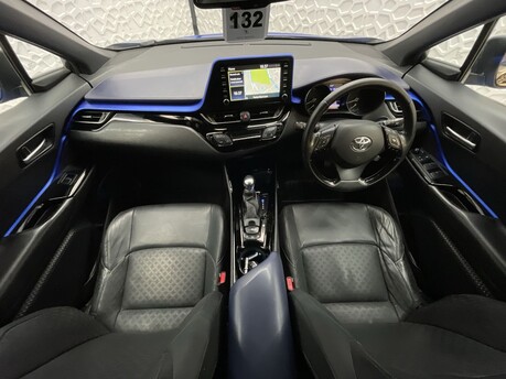 Toyota C-HR DYNAMIC 17
