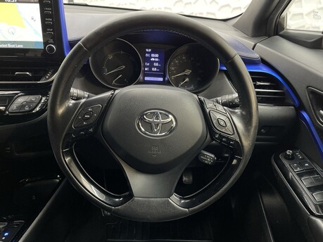 Toyota C-HR DYNAMIC 18