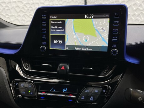 Toyota C-HR DYNAMIC 27