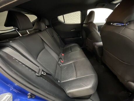 Toyota C-HR DYNAMIC 33