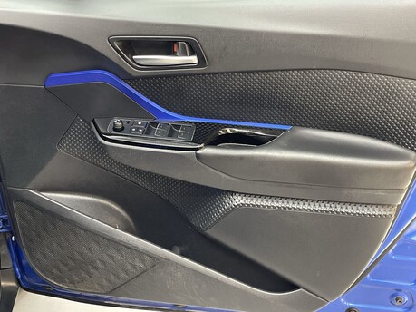 Toyota C-HR DYNAMIC 36