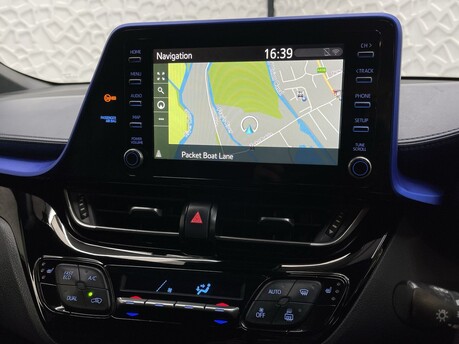Toyota C-HR DYNAMIC 26