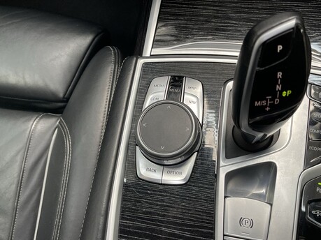 BMW 7 Series 740LD XDRIVE M SPORT 33