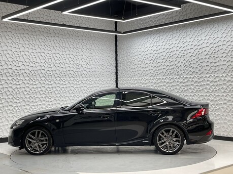 Lexus Is 300H F SPORT 4