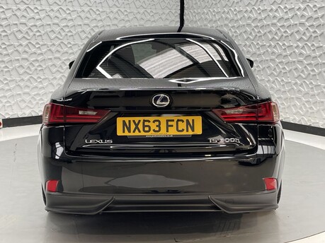 Lexus Is 300H F SPORT 6