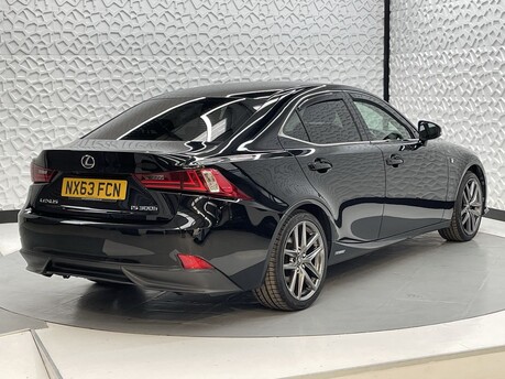 Lexus Is 300H F SPORT 7