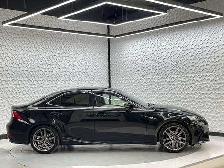 Lexus Is 300H F SPORT 8