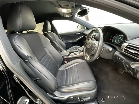 Lexus Is 300H F SPORT 9