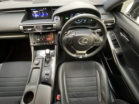 Lexus Is 300H F SPORT 13
