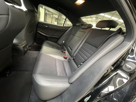 Lexus Is 300H F SPORT 31