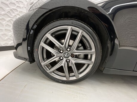 Lexus Is 300H F SPORT 37
