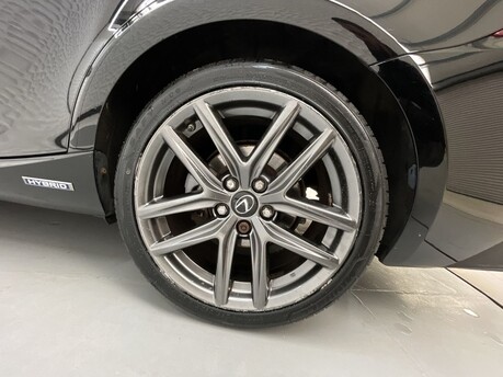 Lexus Is 300H F SPORT 38