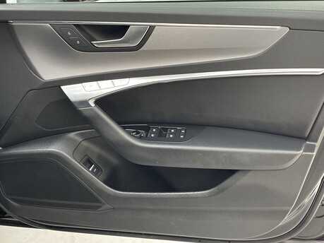 Audi A6 AVANT TDI QUATTRO S LINE MHEV 36