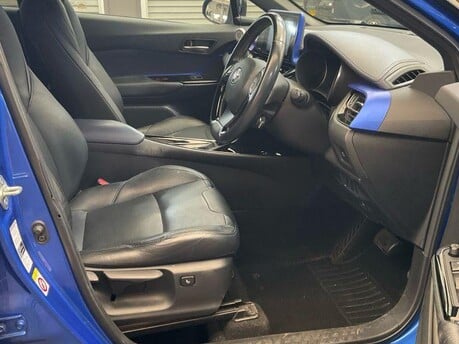 Toyota C-HR DYNAMIC 3