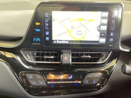 Toyota C-HR ICON 11