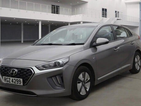 Hyundai IONIQ SE CONNECT MHEV 2