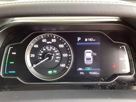 Hyundai IONIQ SE CONNECT MHEV 5