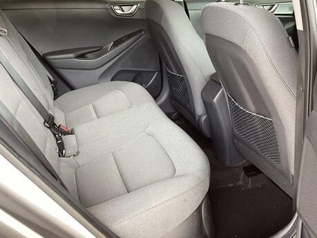 Hyundai IONIQ SE CONNECT MHEV 7