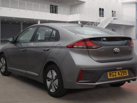 Hyundai IONIQ SE CONNECT MHEV 3