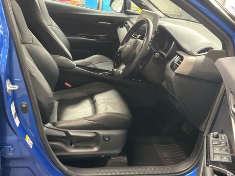 Toyota C-HR DYNAMIC 3