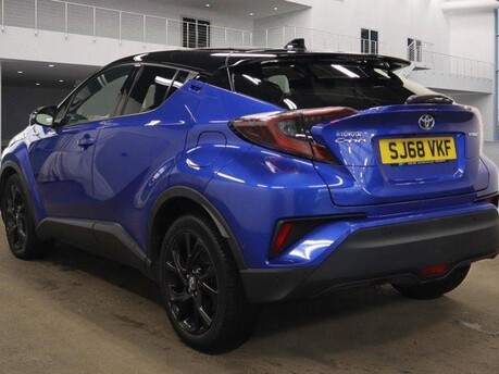 Toyota C-HR DYNAMIC 10