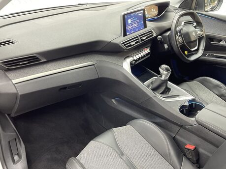 Peugeot 3008 1.2 PureTech Allure Euro 6 (s/s) 5dr 11