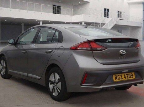 Hyundai IONIQ 1.6 h-GDi SE Connect DCT Euro 6 (s/s) 5dr 3