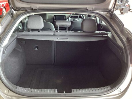 Hyundai IONIQ 1.6 h-GDi SE Connect DCT Euro 6 (s/s) 5dr 9