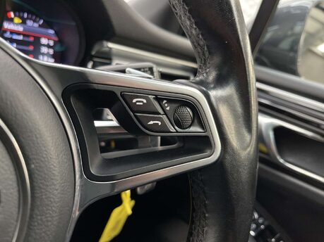 Porsche Macan 3.0 V6 S PDK 4WD Euro 6 (s/s) 5dr 34