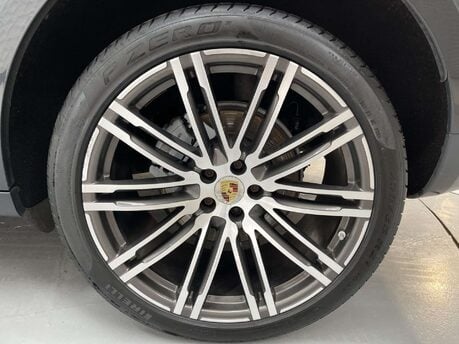 Porsche Macan 3.0 V6 S PDK 4WD Euro 6 (s/s) 5dr 46