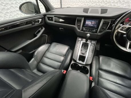 Porsche Macan 3.0 V6 S PDK 4WD Euro 6 (s/s) 5dr 29